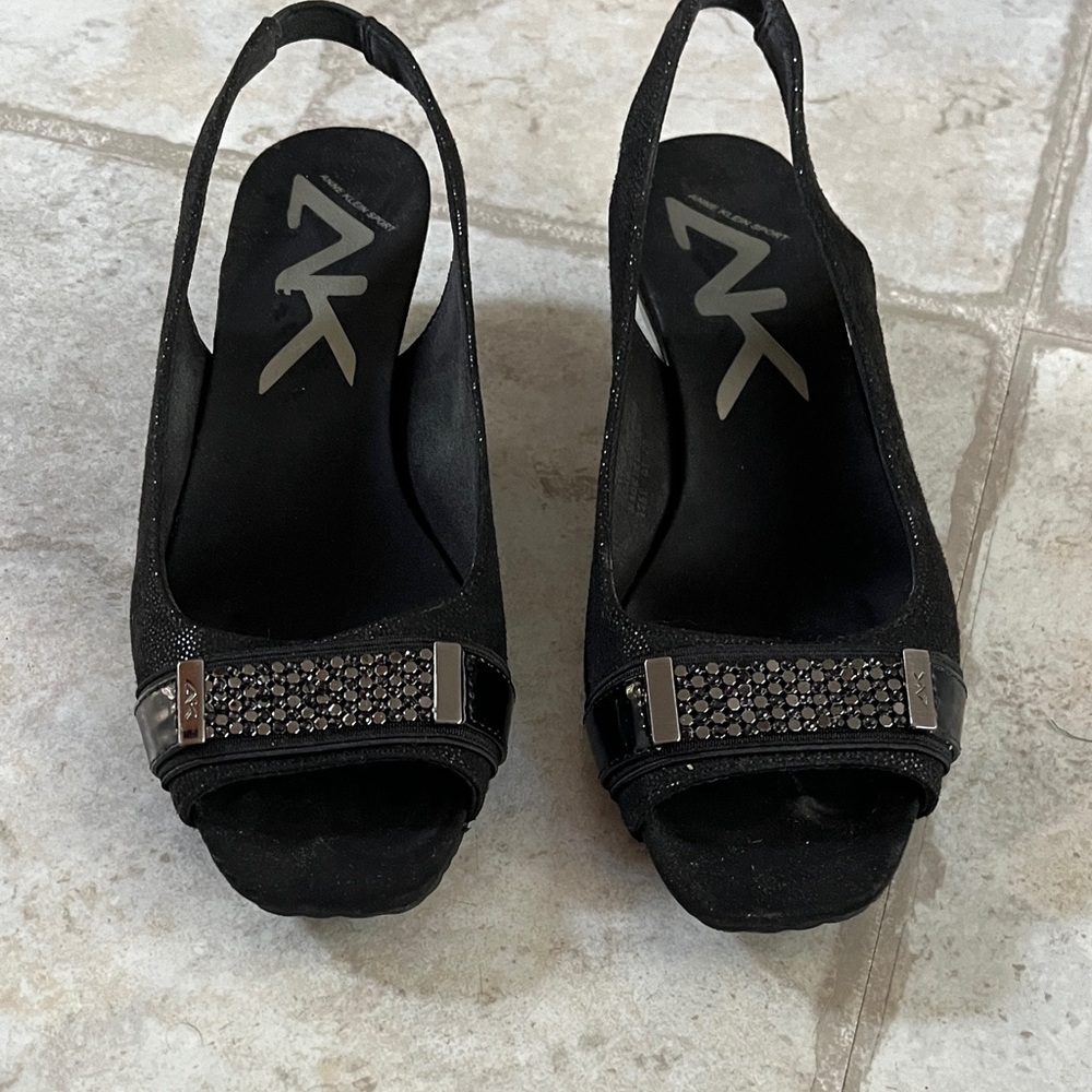 Ann Klein sling back back small wedge shoes